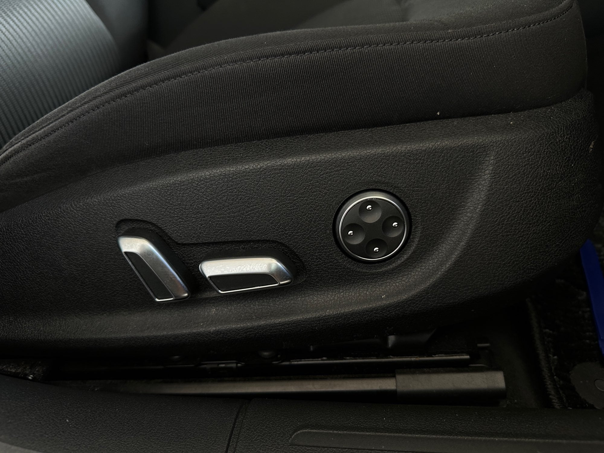 Boutons réglage de sièges conducteur et passager électriques, Audi Q3 Q3 1