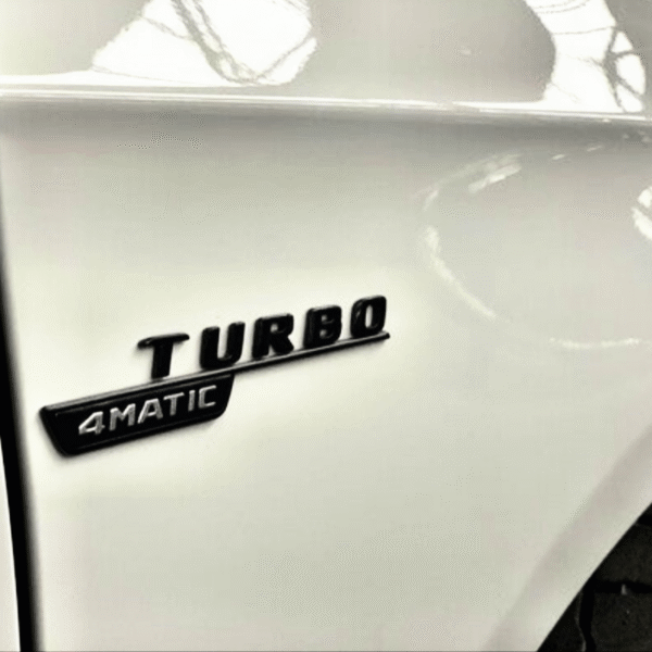 Emblèmes d&rsquo;aile noirs logos TURBO 4MATIC — Mercedes-Benz CLA