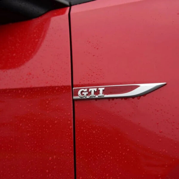 Logo GTI d&rsquo;ailes avant — Volkswagen Golf