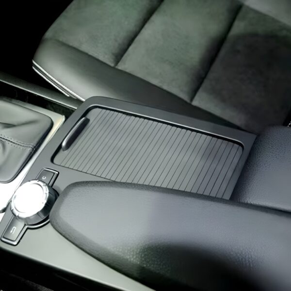 Trappe de rangement de console centrale — Mercedes-Benz Classe E W212